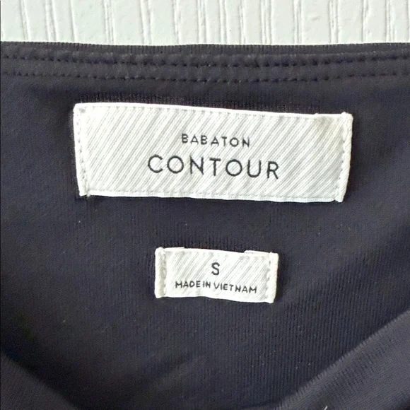 Aritzia Classic! Fitted Black Long Sleeve Square Neck Top - Size Small - Picture 4 of 4